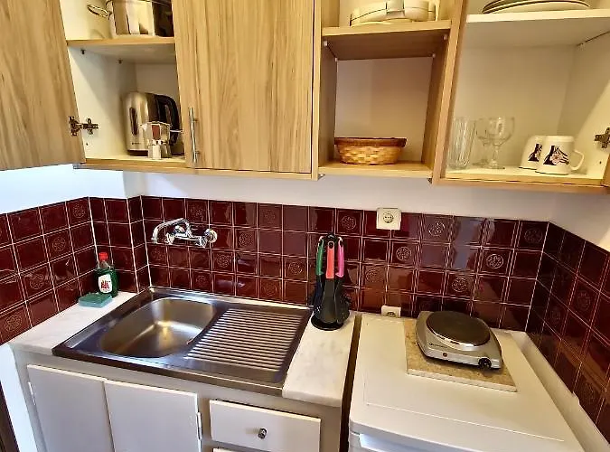 Alexandra 8 Λευκίμμη