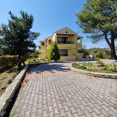 Alexandra 8 Apartment *