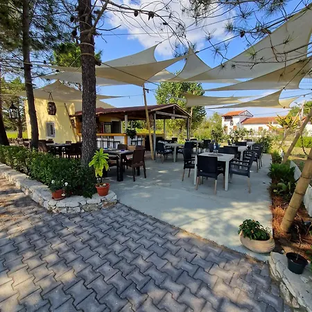 Alexandra 8 Apartment Lefkímmi